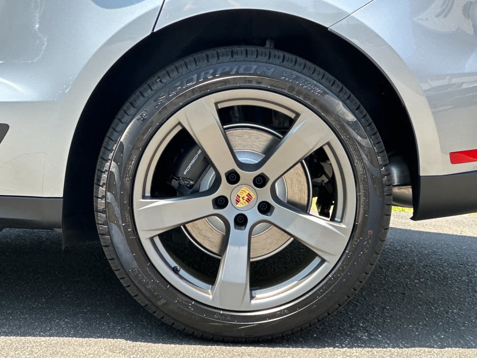 New 2026 Porsche Macan AWD/4WD image 30