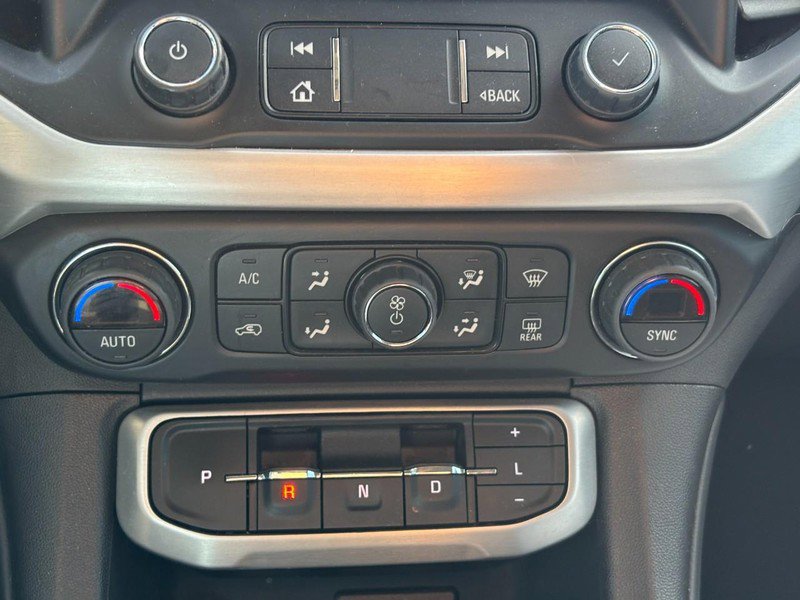 Used 2022 GMC Acadia SLE image 24