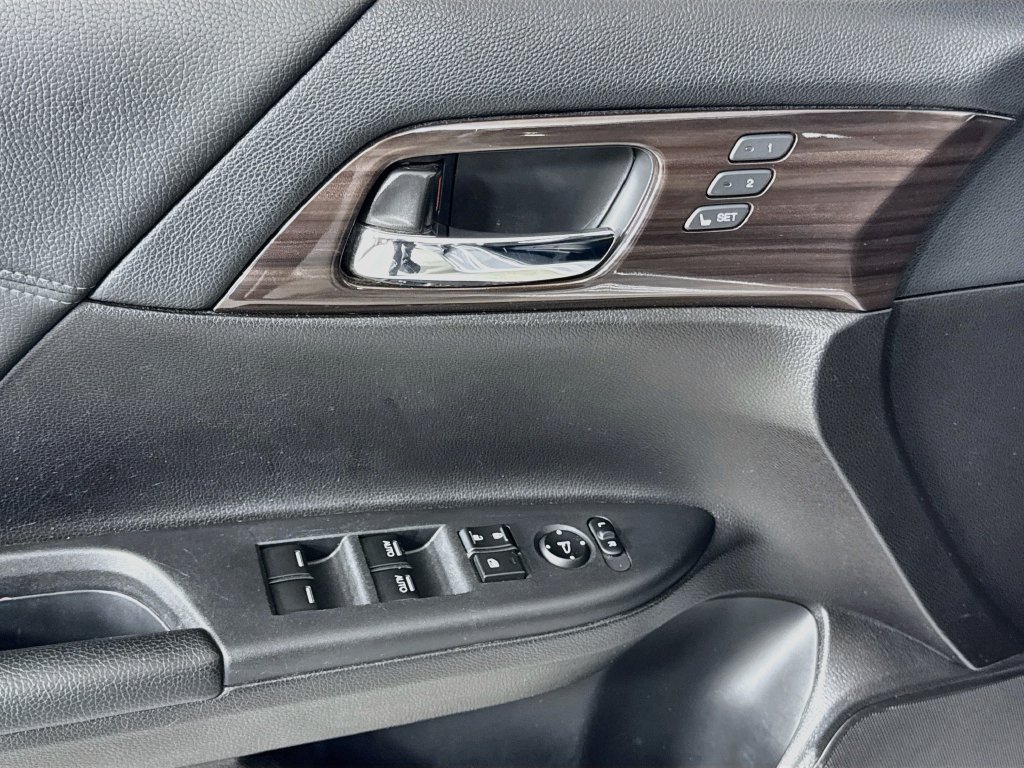 Used 2016 Honda Accord EX-L image 17