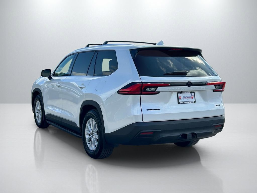 Used 2024 Toyota Grand Highlander XLE image 7
