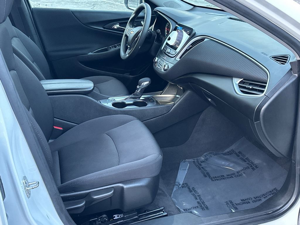 Used 2024 Chevrolet Malibu LT image 9