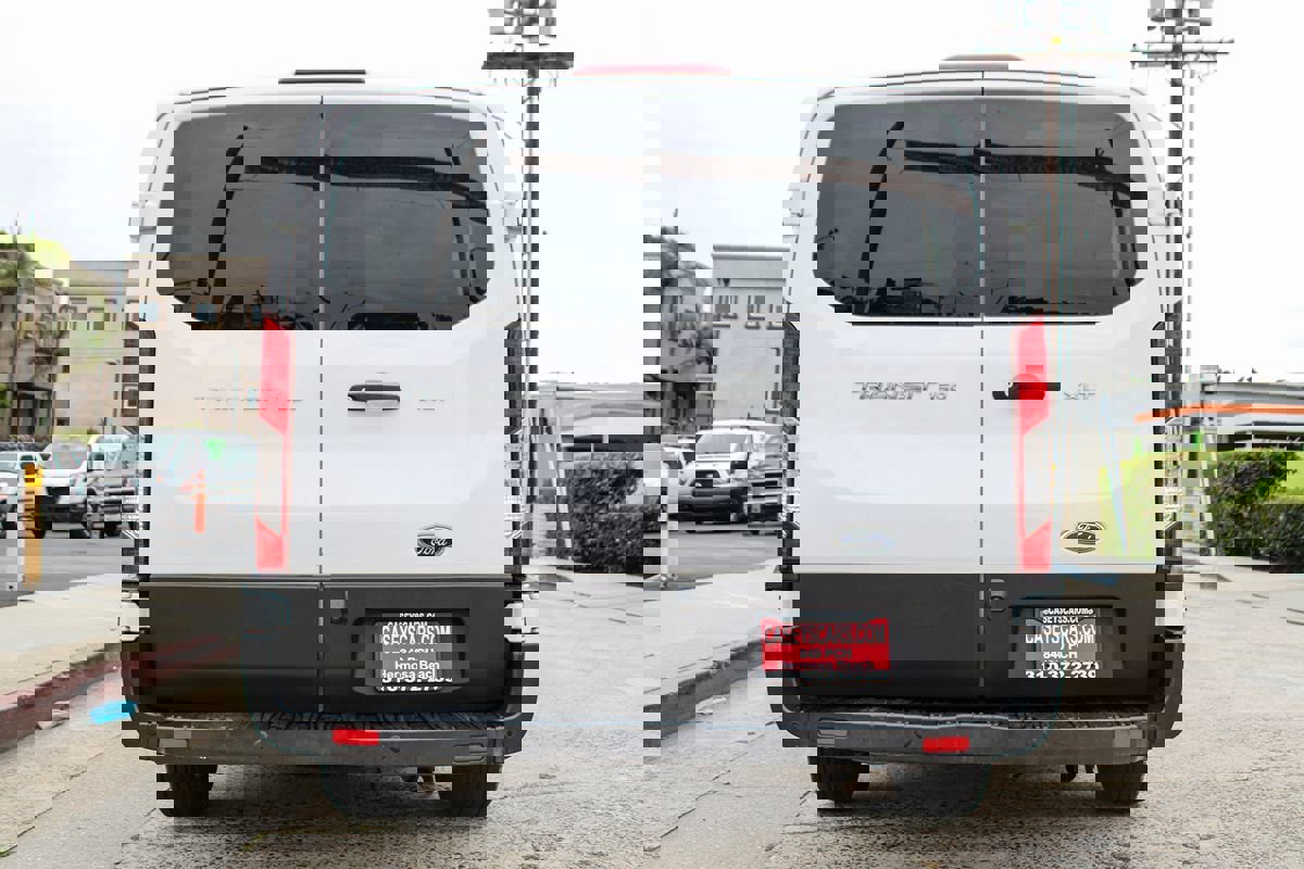 Used 2019 Ford Transit 150 XLT image 5