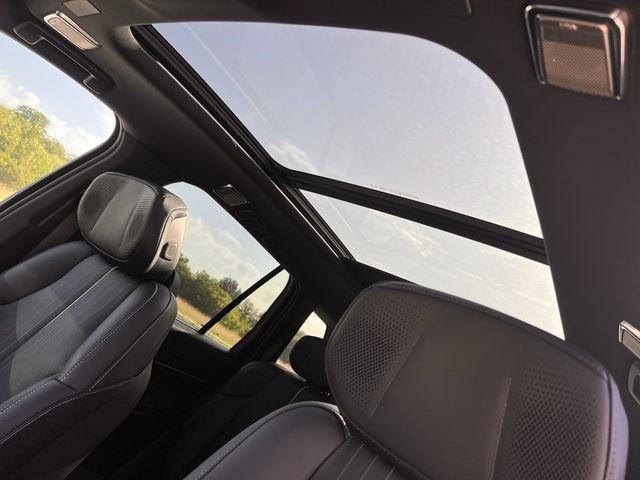 New 2027 Cadillac Vistiq Luxury AWD/4WD image 17