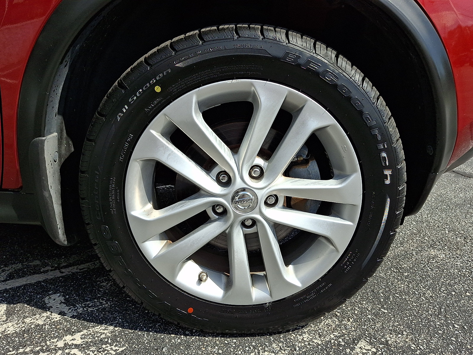 Used 2011 Nissan Juke SV AWD/4WD image 8