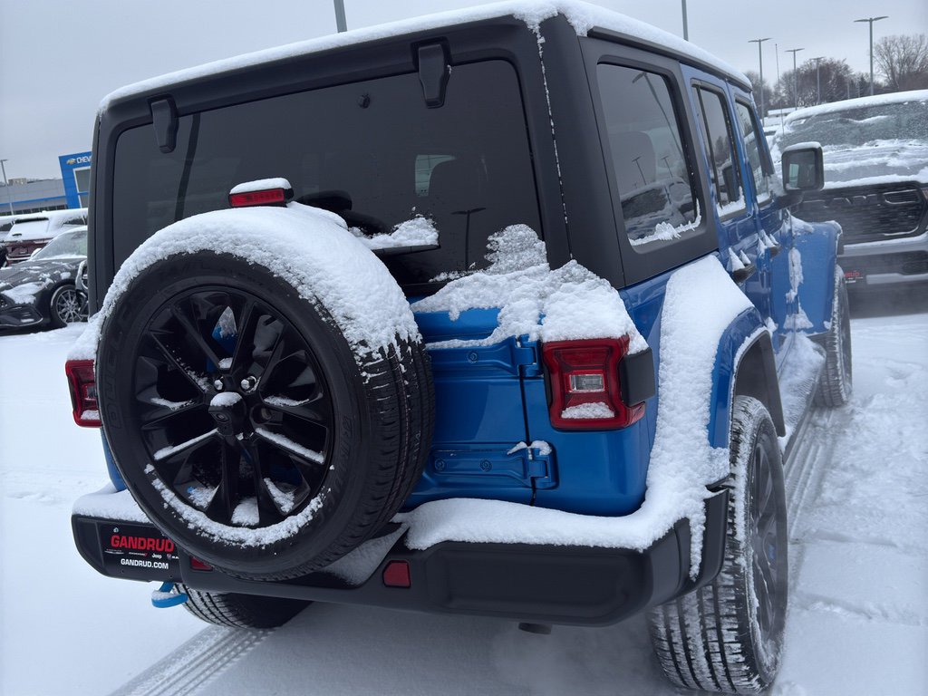 Used 2022 Jeep Wrangler Unlimited Sahara image 19