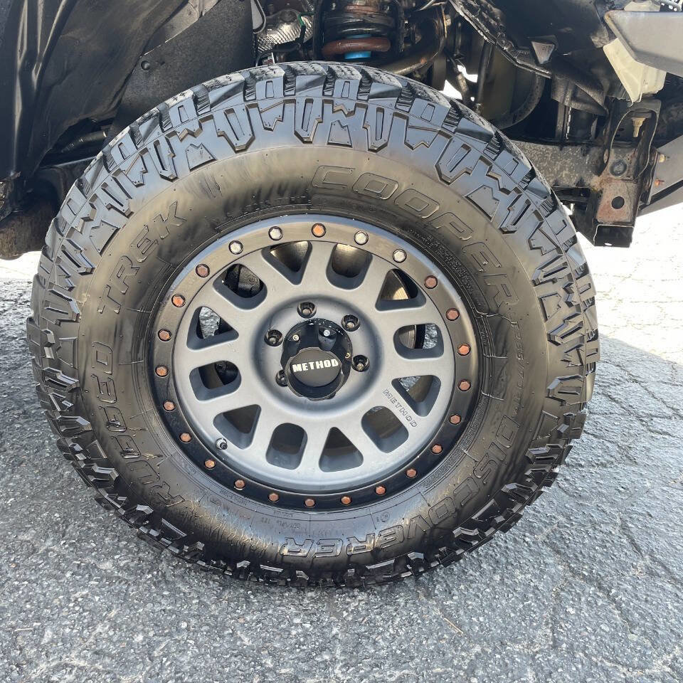 Used 2019 Toyota Tacoma TRD Off-Road AWD/4WD image 9