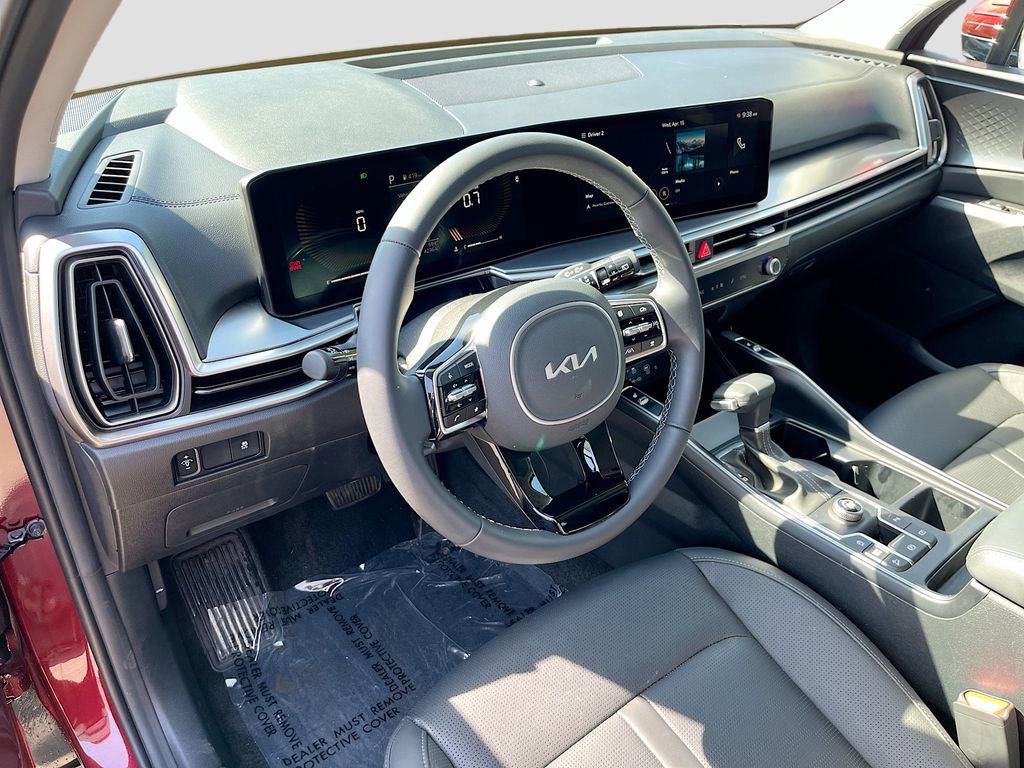 Certified 2025 Kia Sorento S w/ Panoramic Sunroof Package FWD image 16