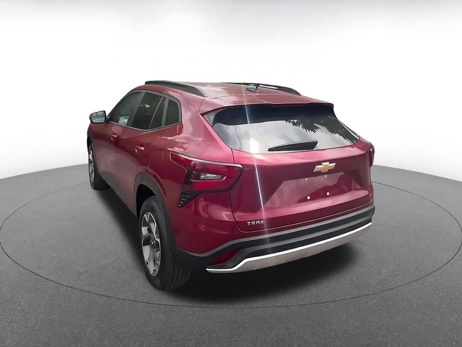 Used 2025 Chevrolet Trax LT w/ LT Convenience Package FWD image 11