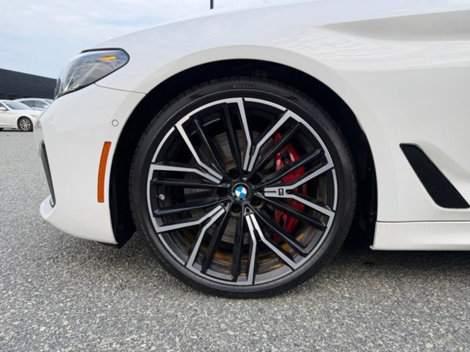 Used 2023 BMW M550i xDrive w/ Executive Package AWD/4WD image 9