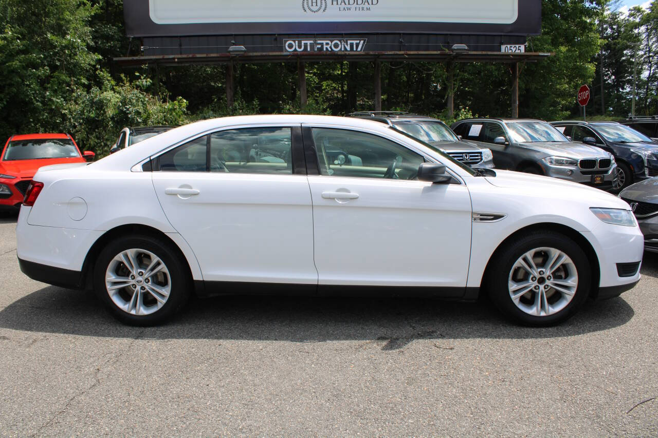 Used 2018 Ford Taurus SE FWD image 6