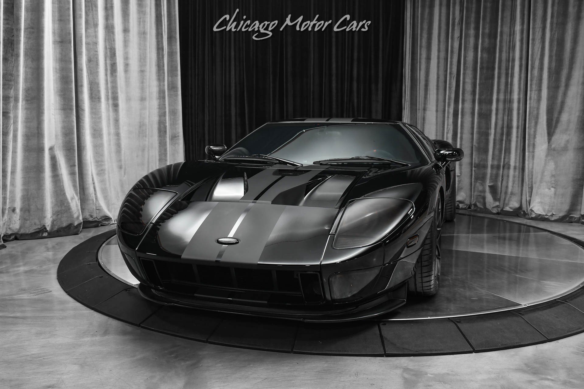 Used 2006 Ford GT image 2