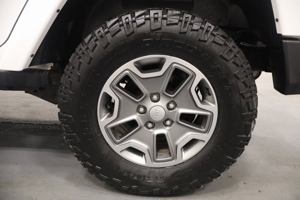 Certified 2017 Jeep Wrangler Unlimited Rubicon w/ Connectivity Group image 24