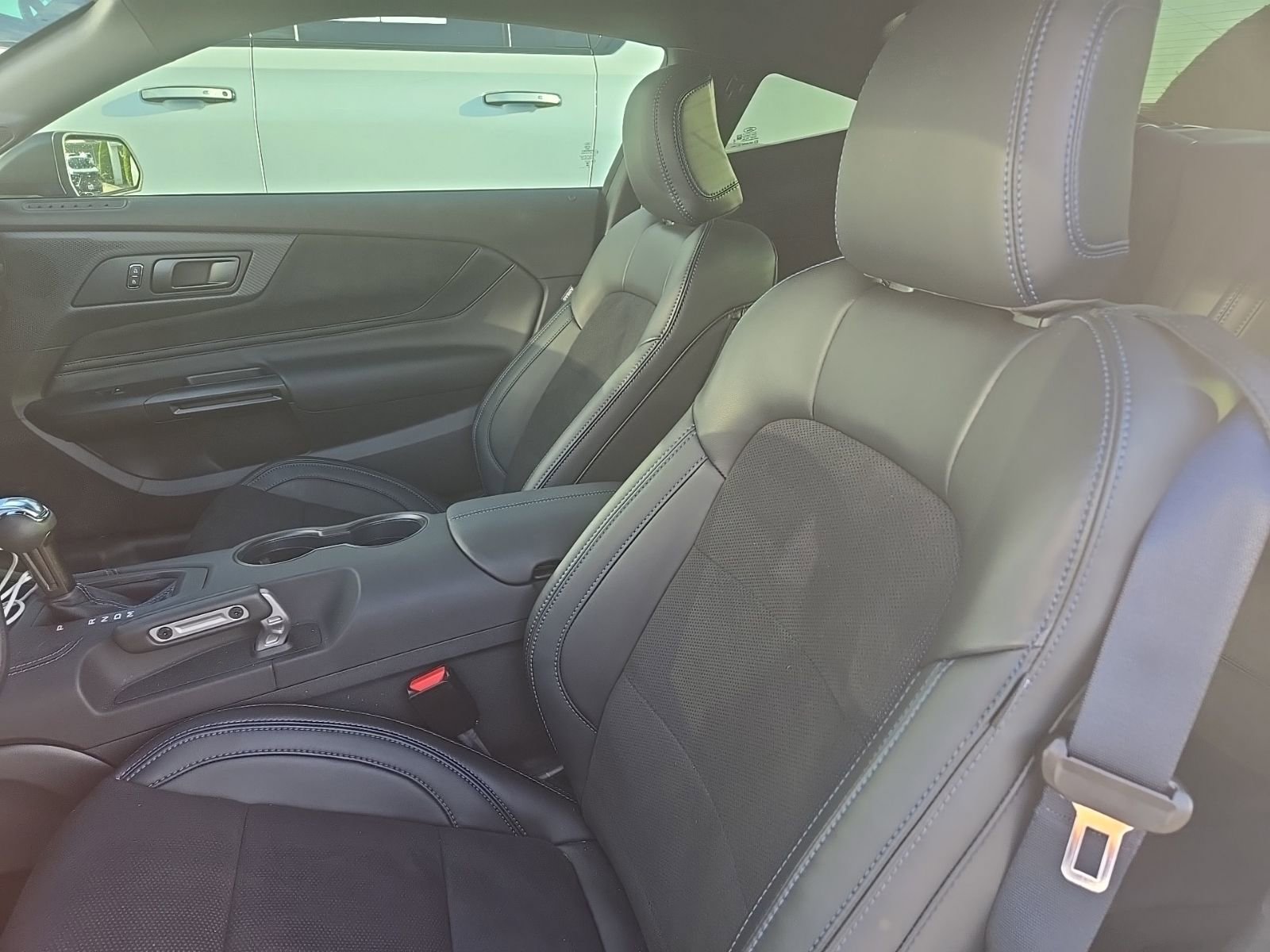 Used 2025 Ford Mustang Dark Horse image 16