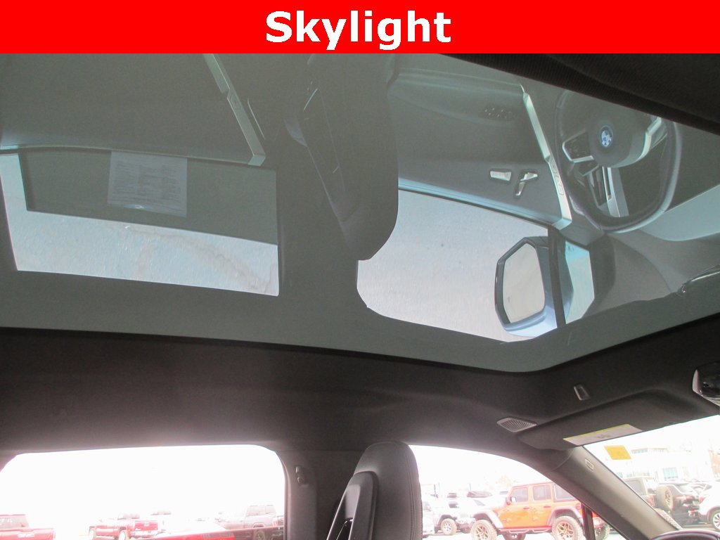 Used 2022 BMW iX xDrive50 w/ Premium Package image 14