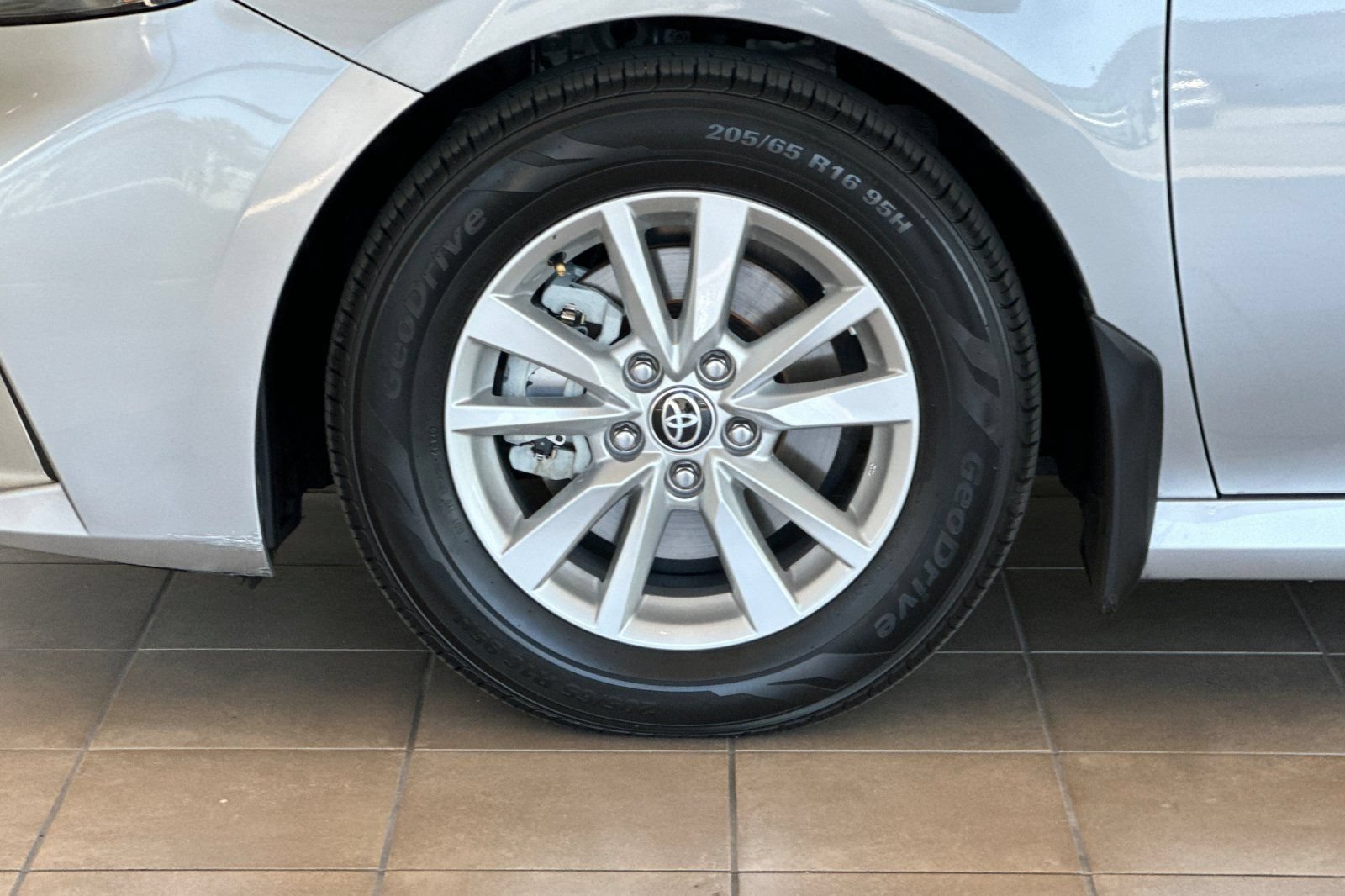 Used 2025 Toyota Camry LE FWD image 25