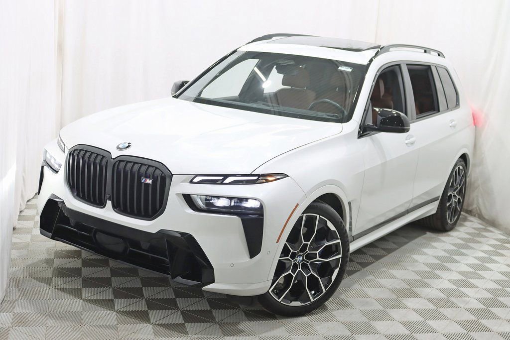 Used 2024 BMW X7 M60i w/ Executive Package image 5