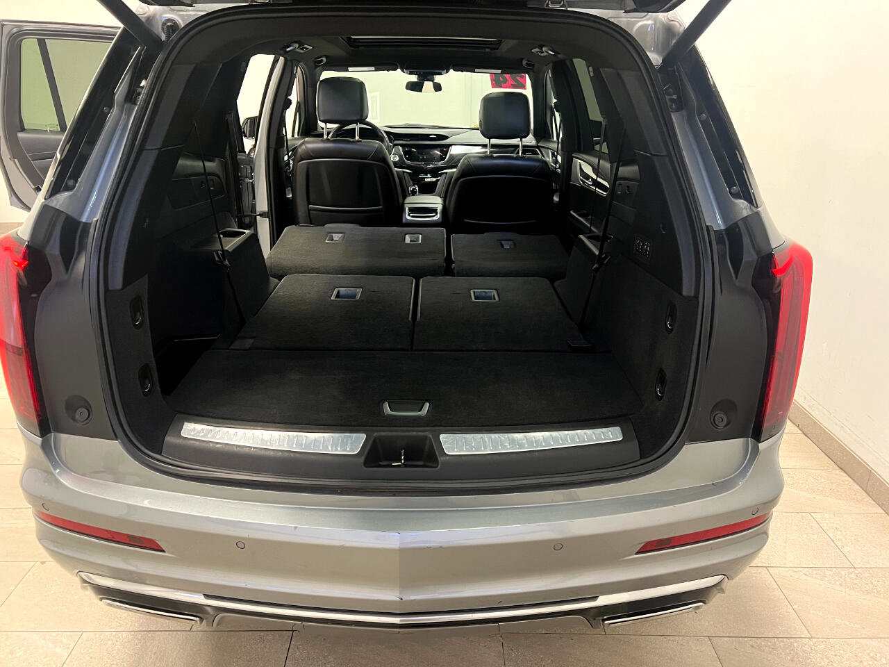 Used 2024 Cadillac XT6 Premium Luxury image 19