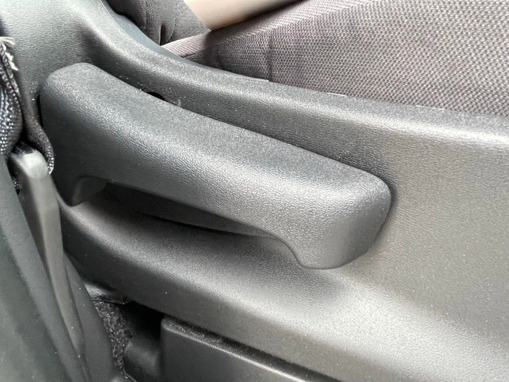 Used 2024 Nissan Frontier S w/ Tow Package image 14