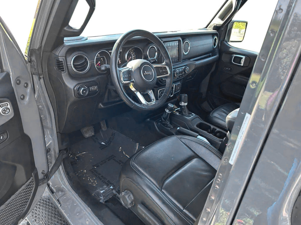 Used 2019 Jeep Wrangler Unlimited Sahara w/ Dual Top Group AWD/4WD image 15