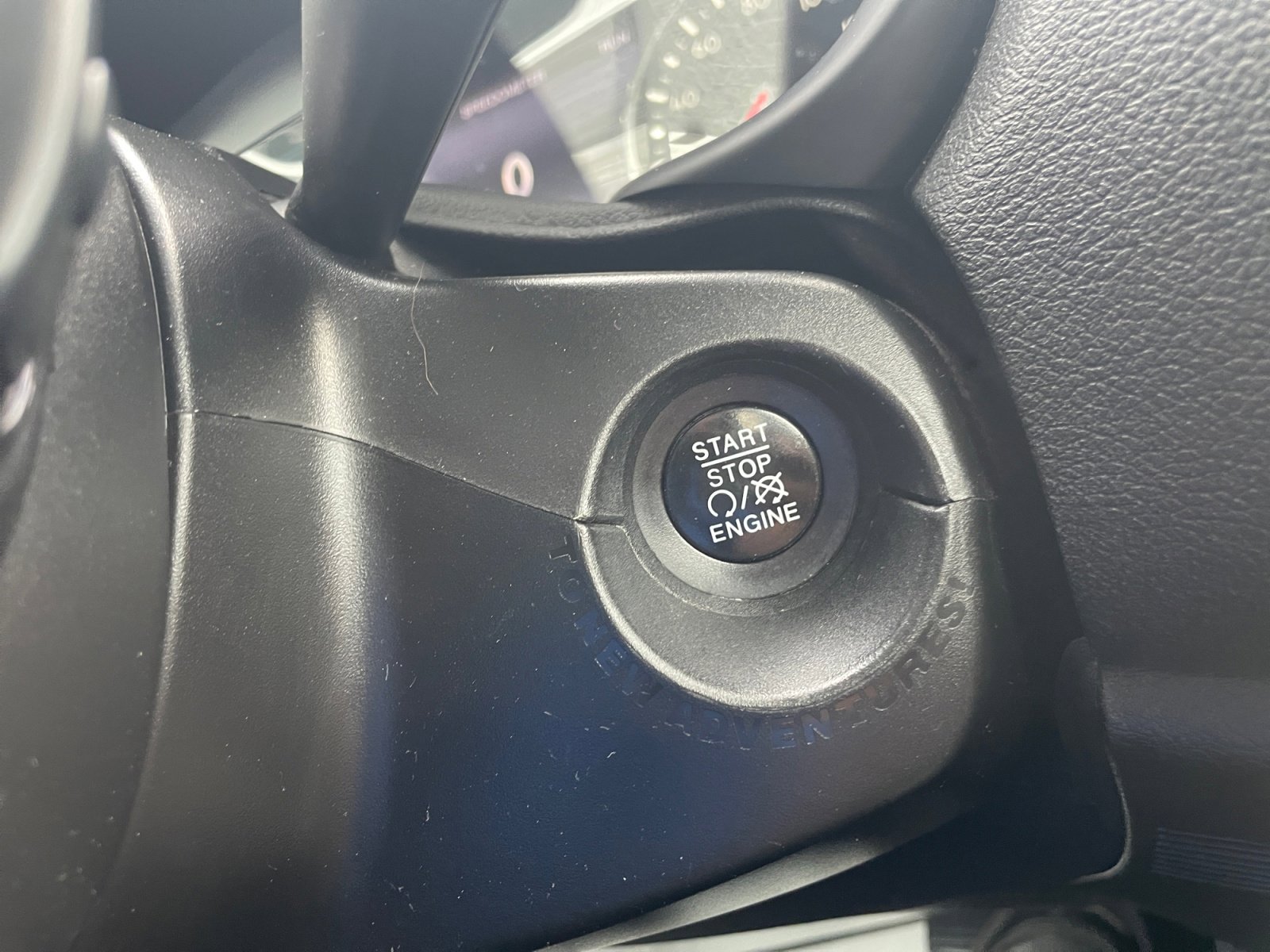 Used 2017 Jeep Renegade Latitude FWD image 21