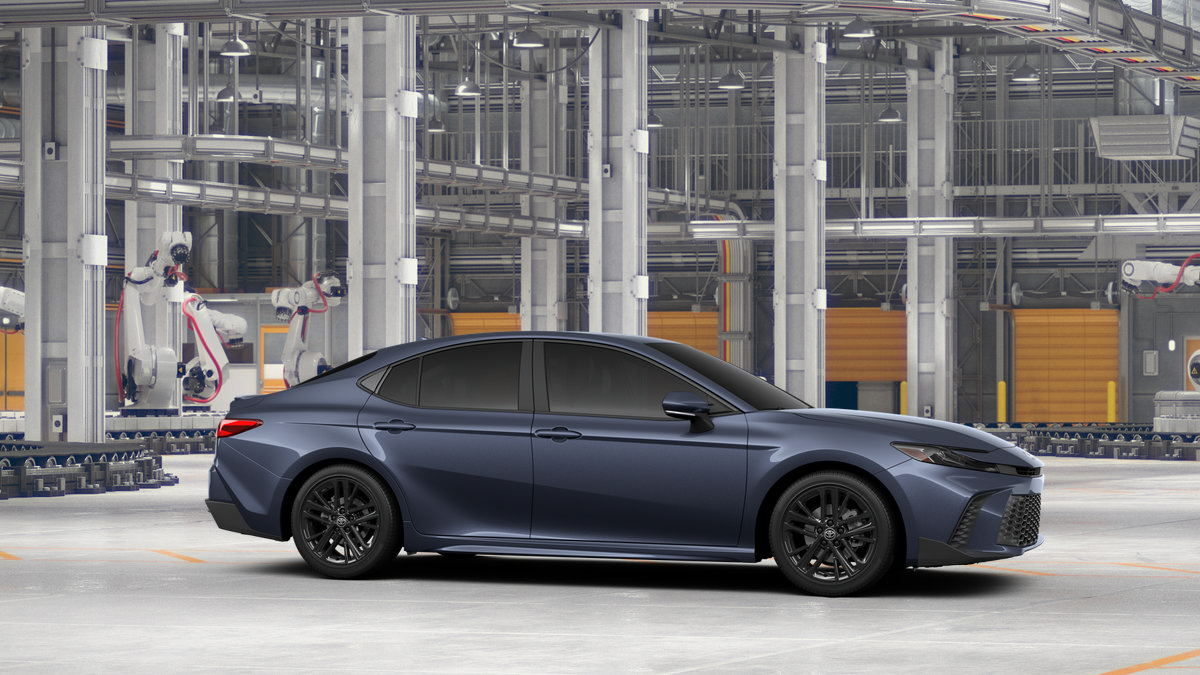 New 2026 Toyota Camry Hybrid FWD image 13