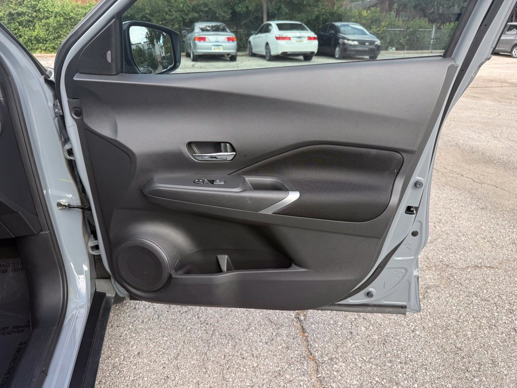 Used 2021 Nissan Kicks SV FWD image 41
