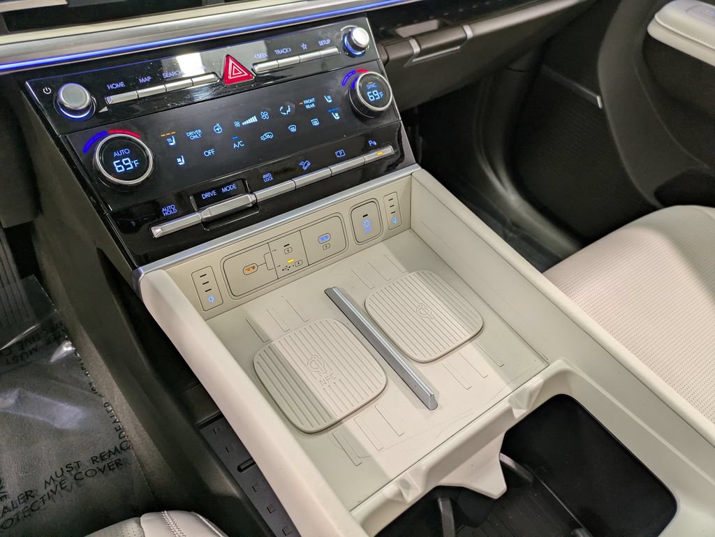 Used 2025 Hyundai Santa Fe Calligraphy AWD/4WD image 13