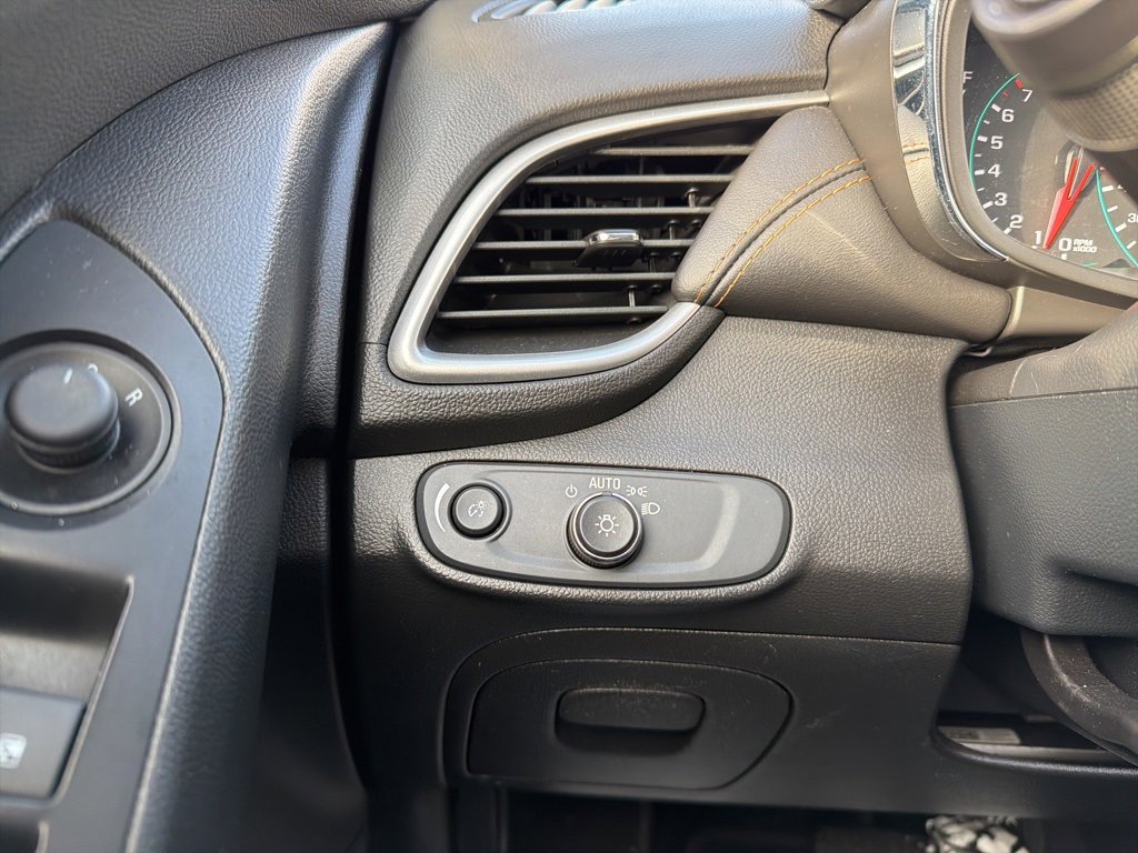 Used 2021 Chevrolet Trax LT w/ Driver Confidence Package image 28