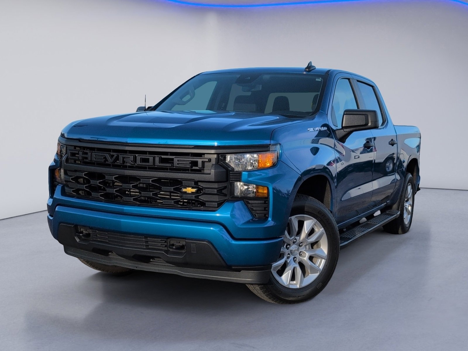 Used 2022 Chevrolet Silverado 1500 Custom image 2