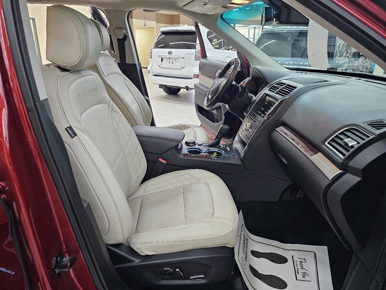 Used 2016 Ford Explorer Platinum image 23