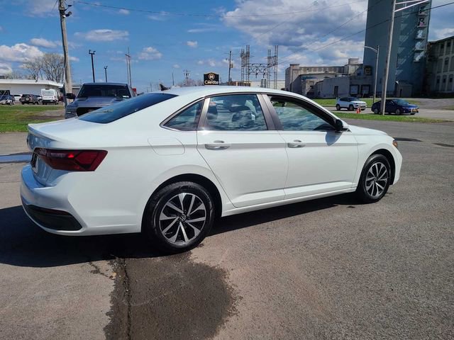 Used 2023 Volkswagen Jetta S image 6