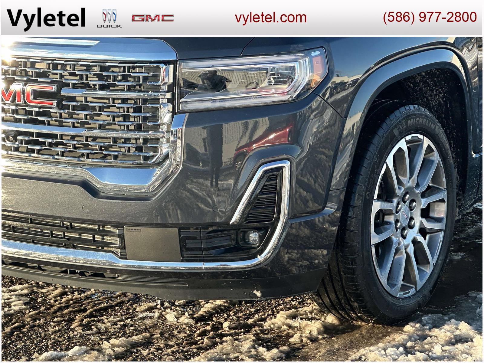 Used 2023 GMC Acadia Denali w/ Denali Technology Package image 6