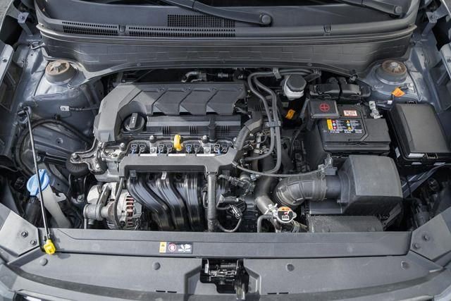 Used 2021 Hyundai Venue SEL w/ Premium Package image 15