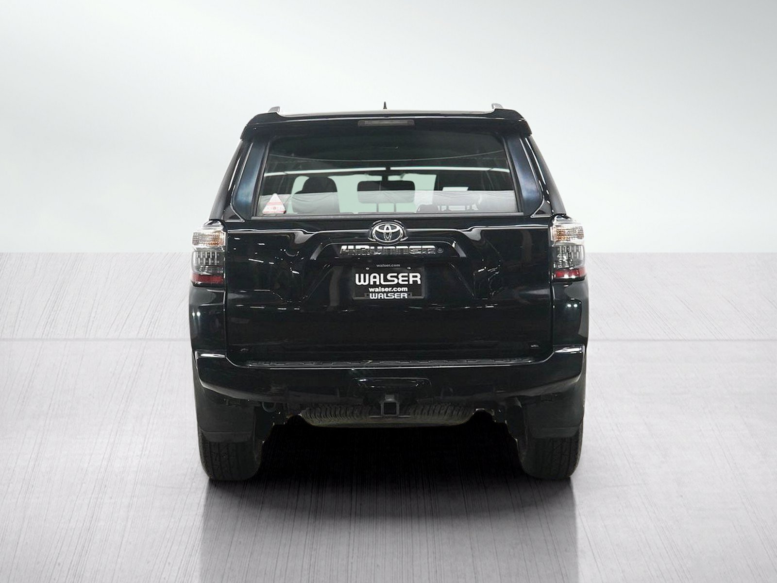 Used 2018 Toyota 4Runner SR5 Premium AWD/4WD image 4