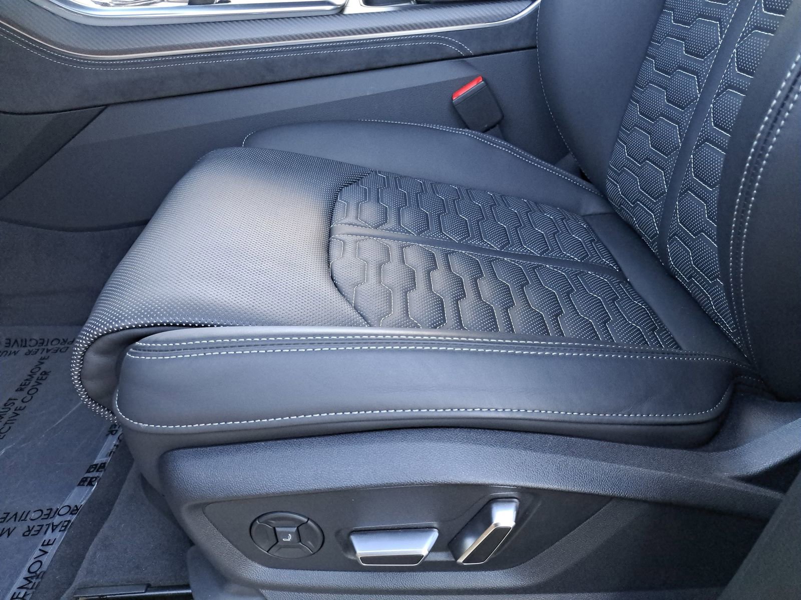 New 2025 Audi RS Q8 performance image 32