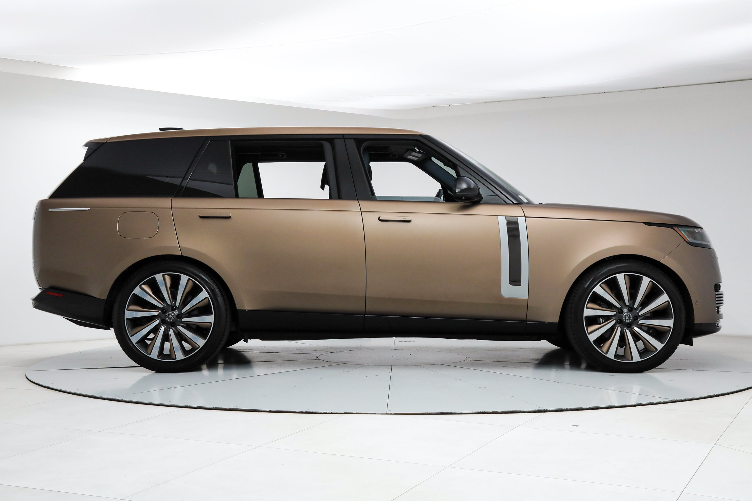 Used 2023 Land Rover Range Rover SV AWD/4WD image 6