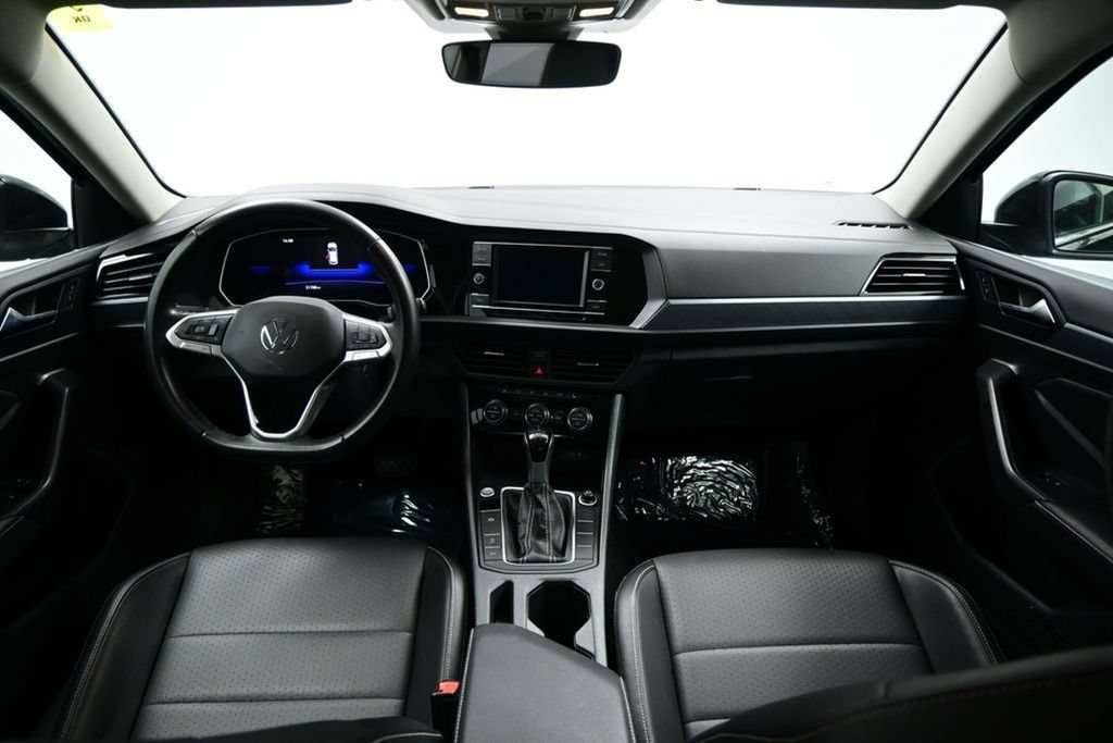 Used 2024 Volkswagen Jetta SE FWD image 10