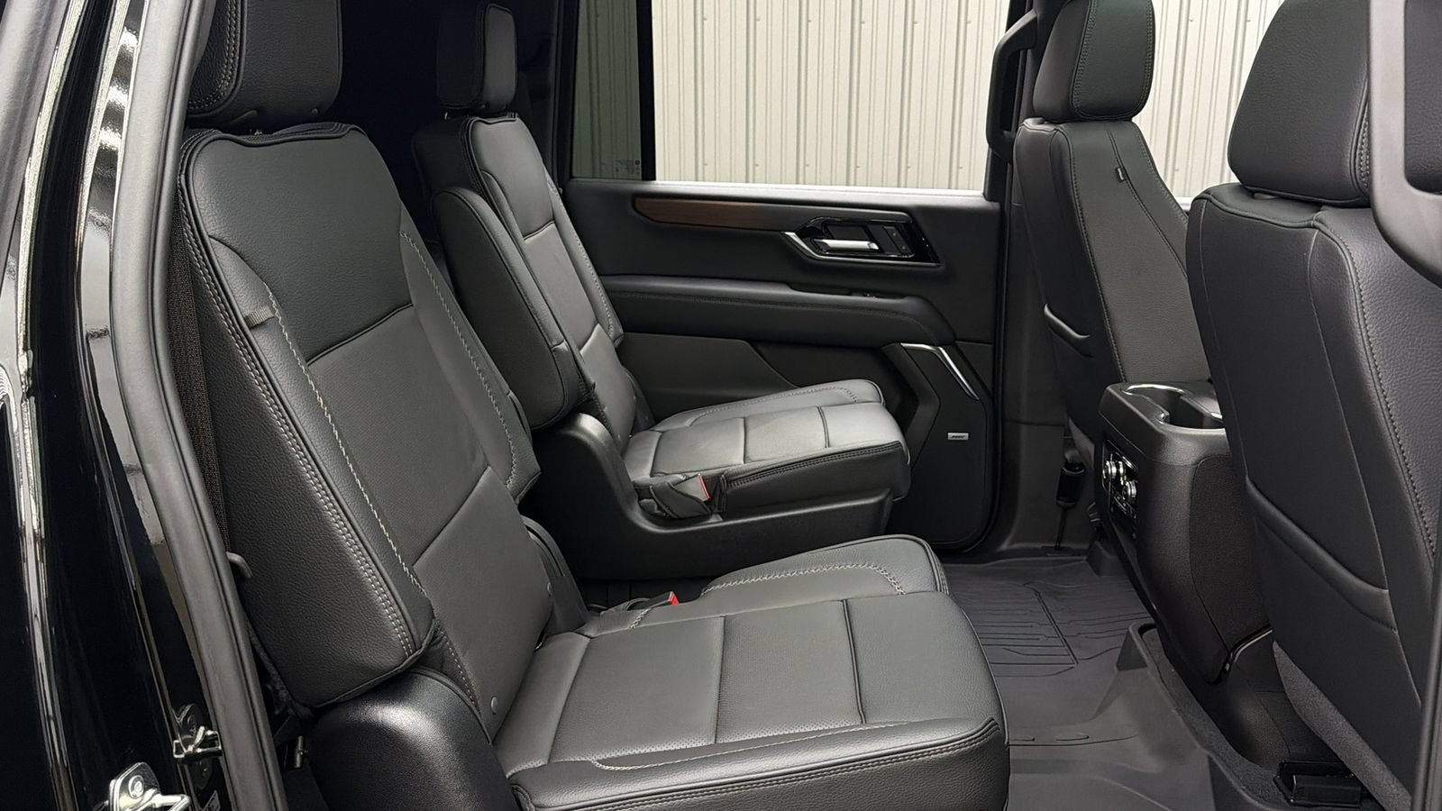 Used 2026 GMC Yukon XL Denali w/ Sun & Power Step Package AWD/4WD image 38