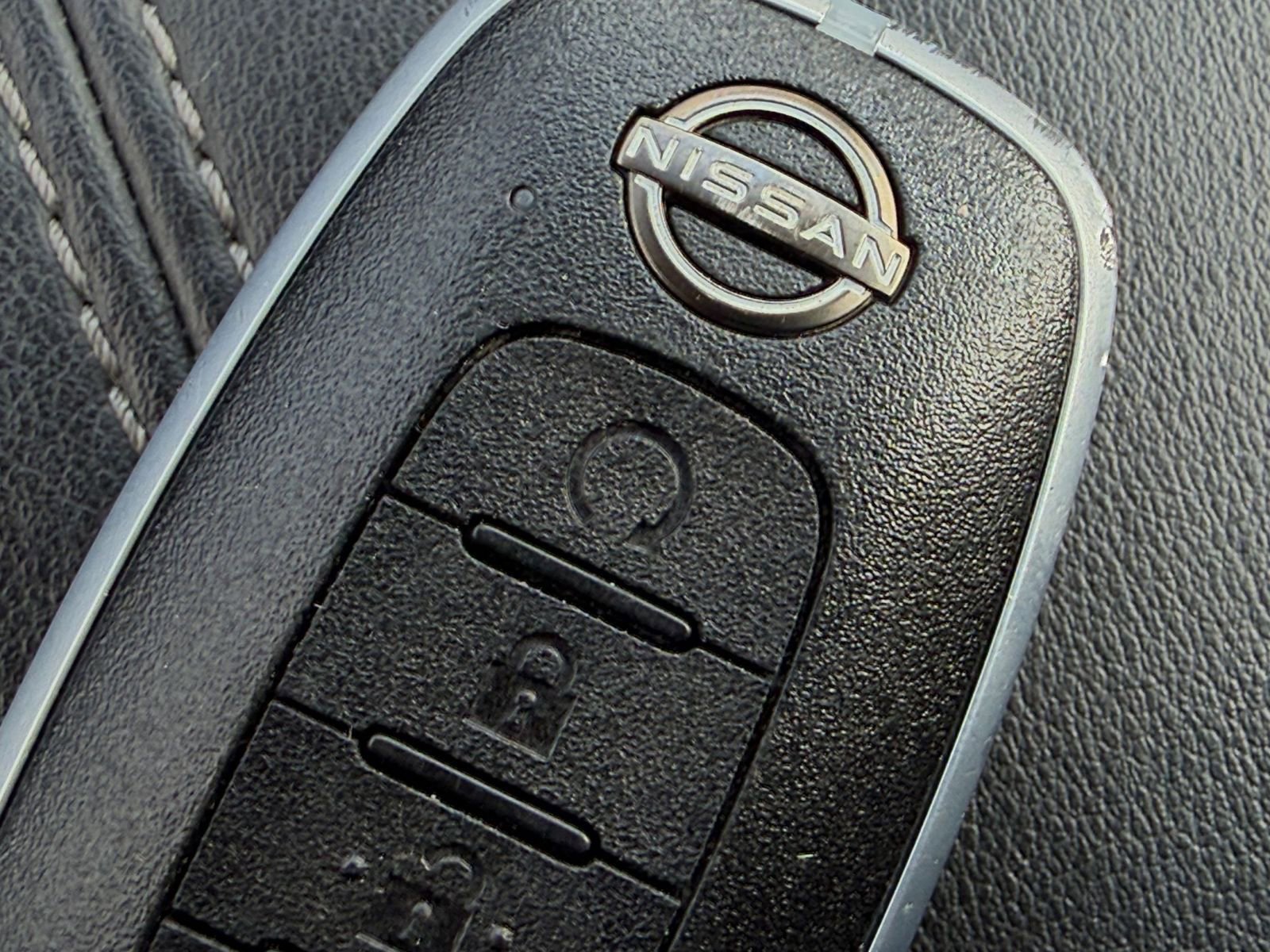 Used 2025 Nissan Pathfinder SV image 27