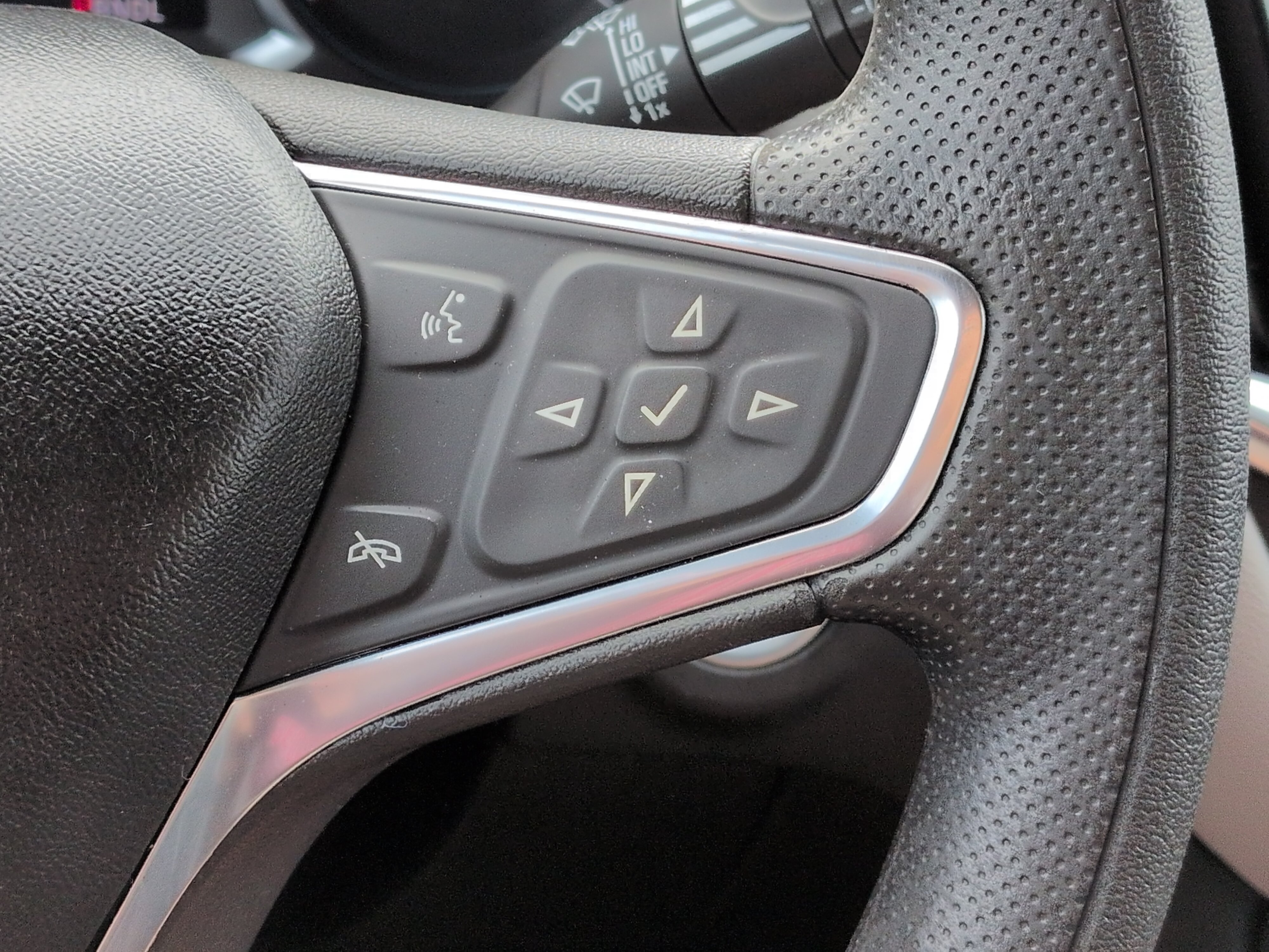Used 2019 Chevrolet Equinox LT FWD image 22
