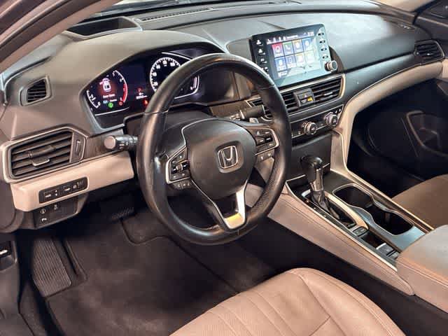 Used 2018 Honda Accord Touring image 2