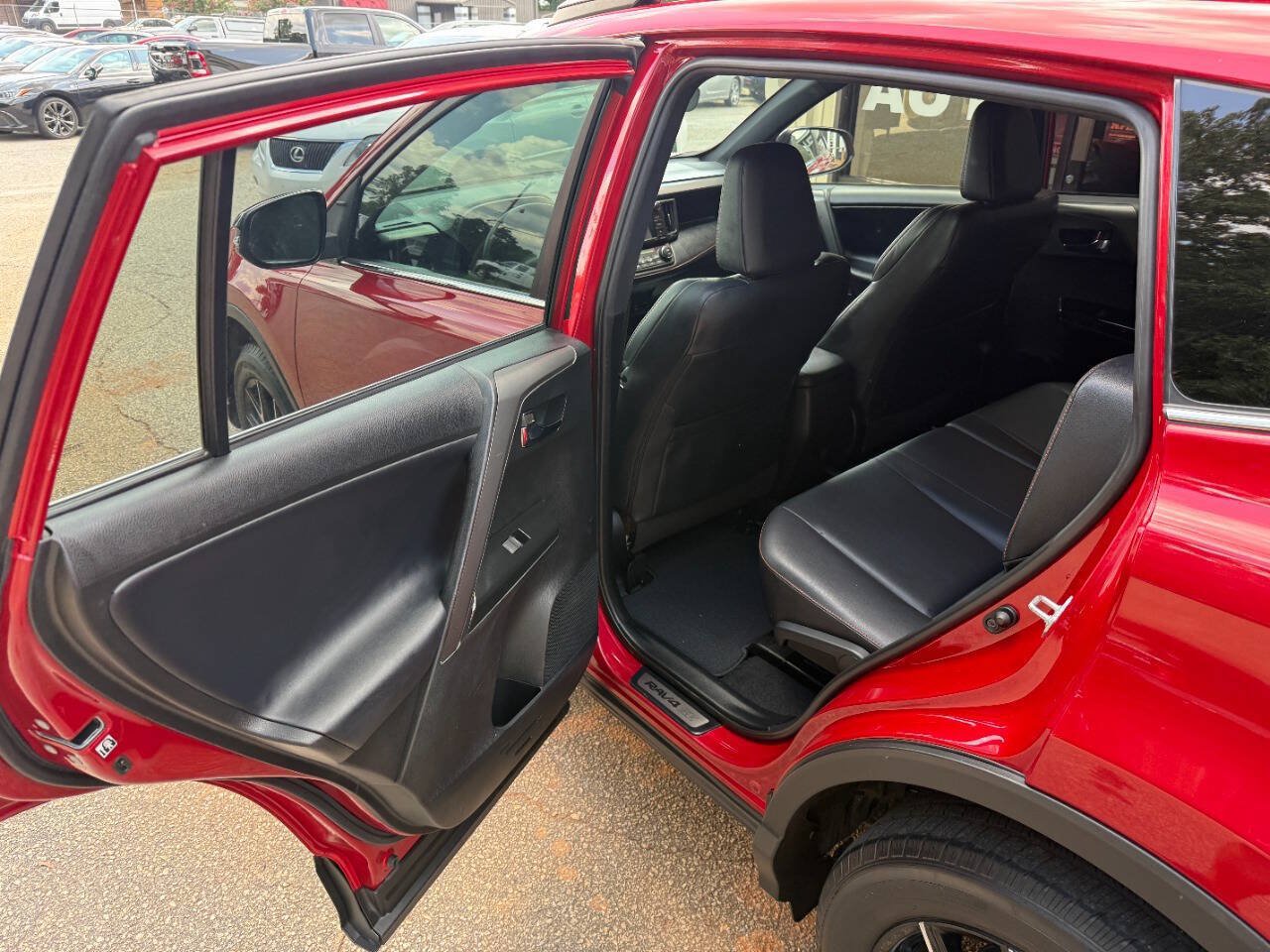 Used 2017 Toyota RAV4 SE w/ Power Extra Value Package AWD/4WD image 12