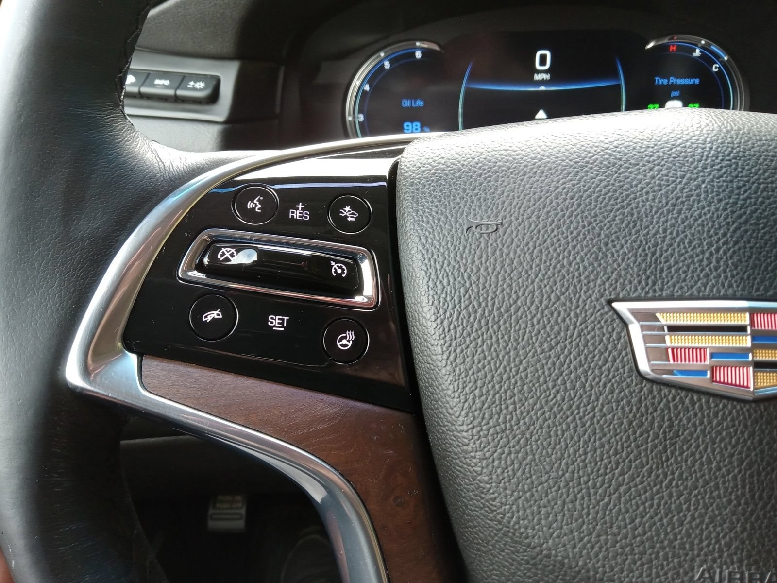 Used 2020 Cadillac Escalade ESV Luxury AWD/4WD image 21