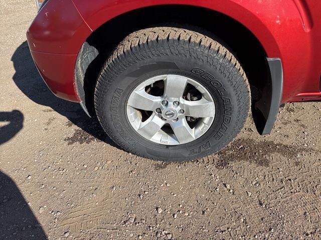 Used 2012 Nissan Frontier SV w/ SV Premium Utility Pkg image 11