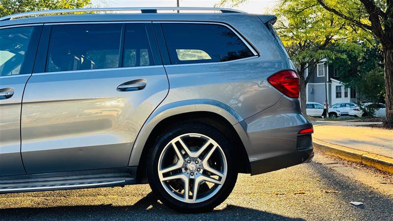 Used 2014 Mercedes-Benz GL 550 4MATIC image 8