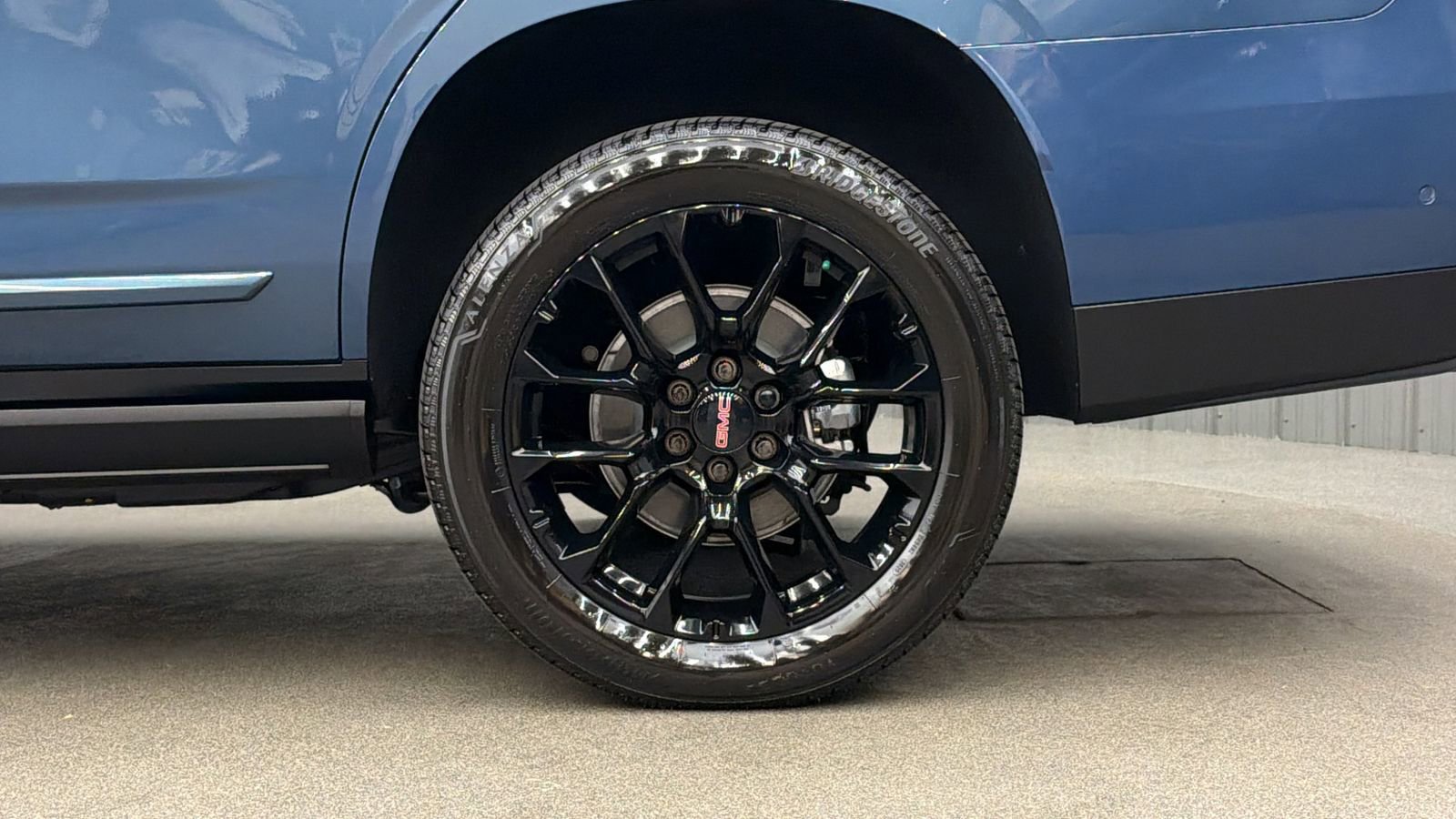 Used 2026 GMC Yukon Denali w/ Sun & Power Step Package AWD/4WD image 11