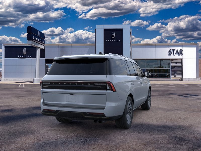 New 2025 Lincoln Navigator Reserve AWD/4WD image 8