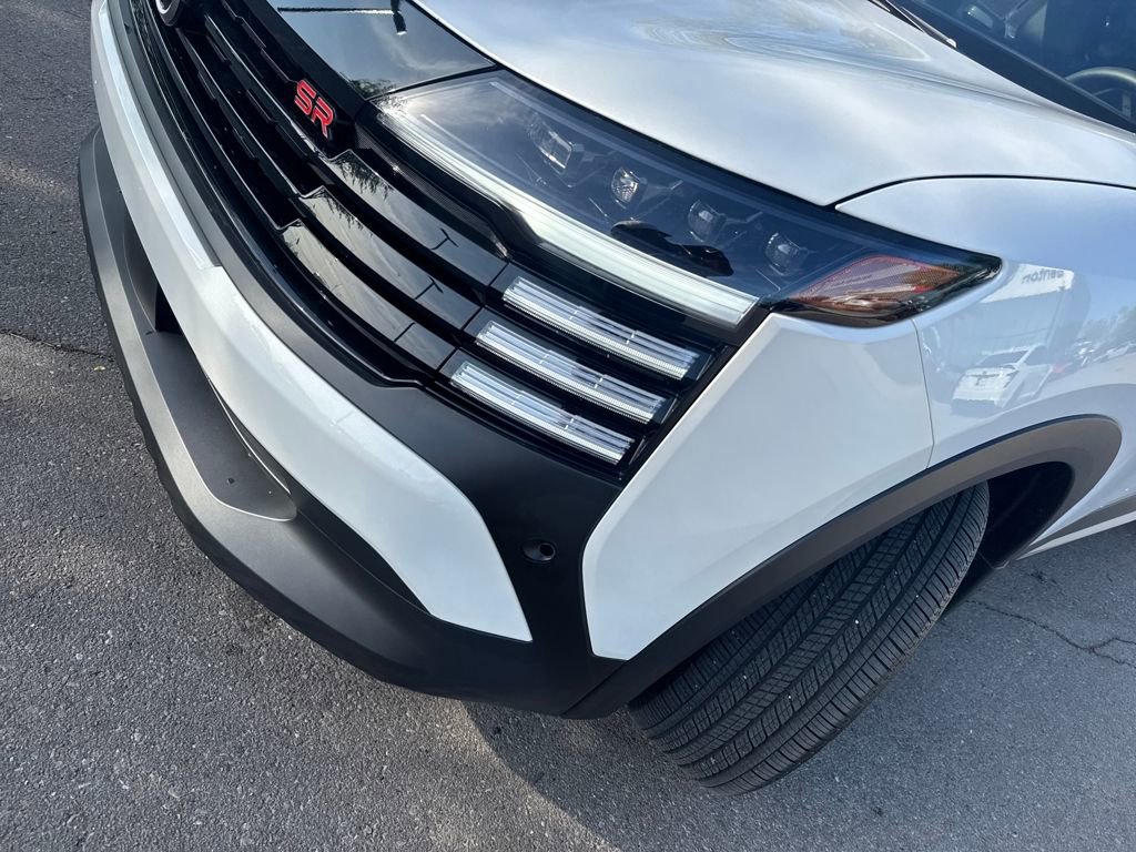 Used 2025 Nissan Kicks SR w/ SR Premium Package image 35