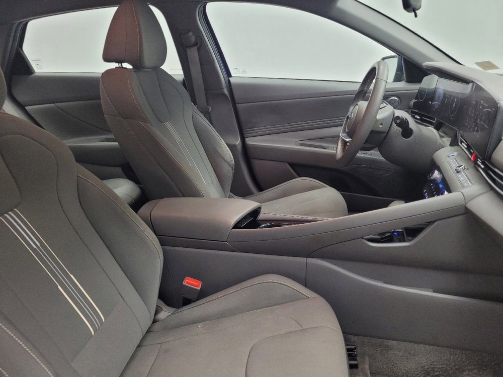 Used 2023 Hyundai Elantra SEL w/ Convenience Package FWD image 21