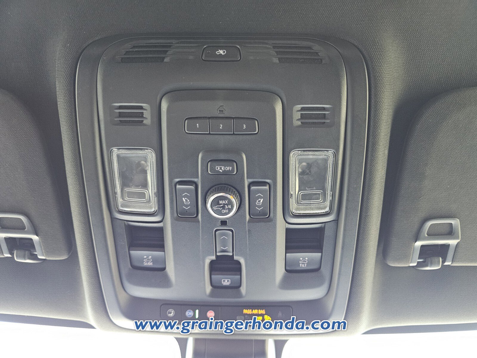 Used 2021 GMC Yukon XL Denali w/ Denali Ultimate Package image 18